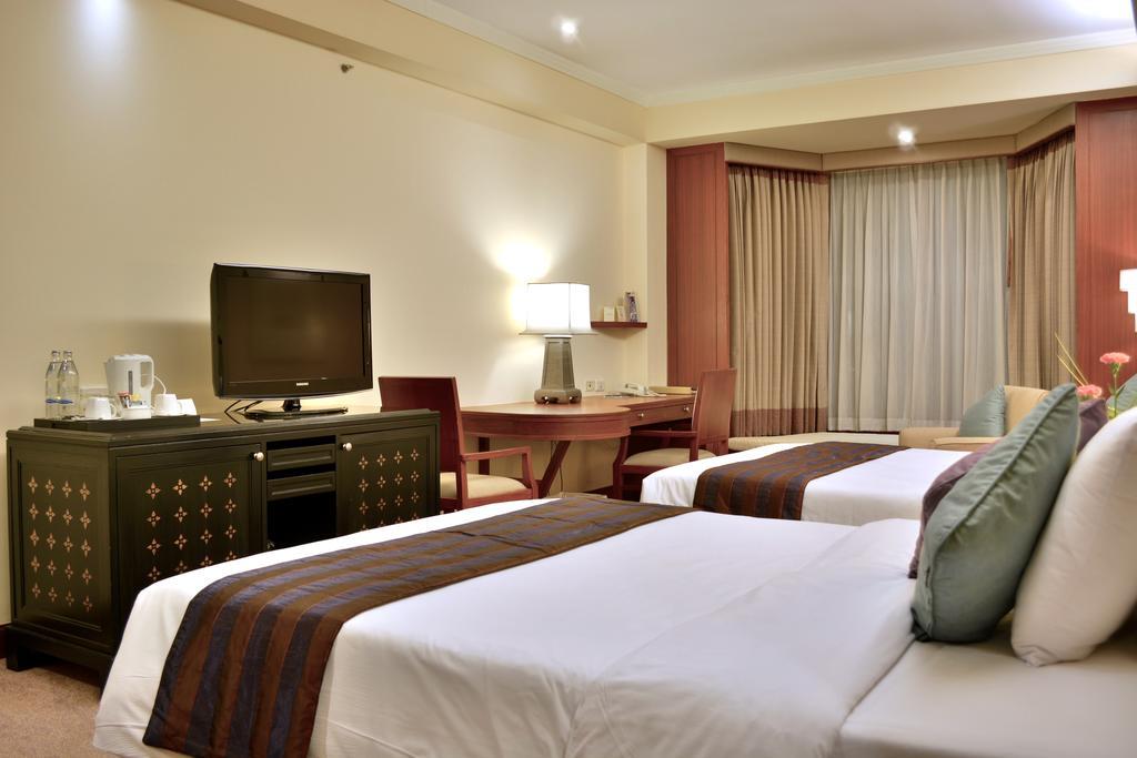Executive Deluxe Double or Twin Room